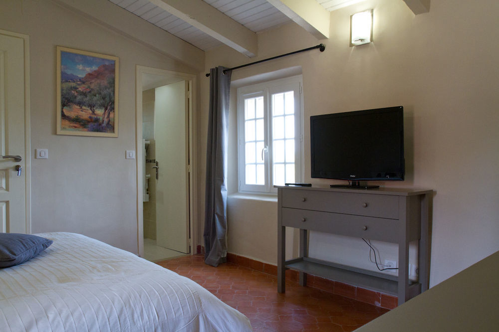 Domaine De La Pomme Hotel Trets Buitenkant foto
