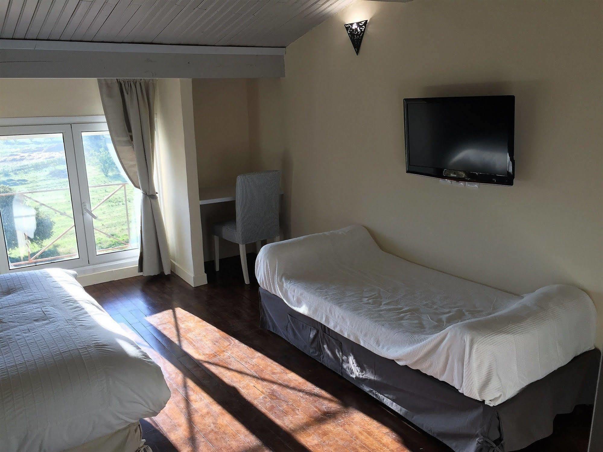 Domaine De La Pomme Hotel Trets Buitenkant foto