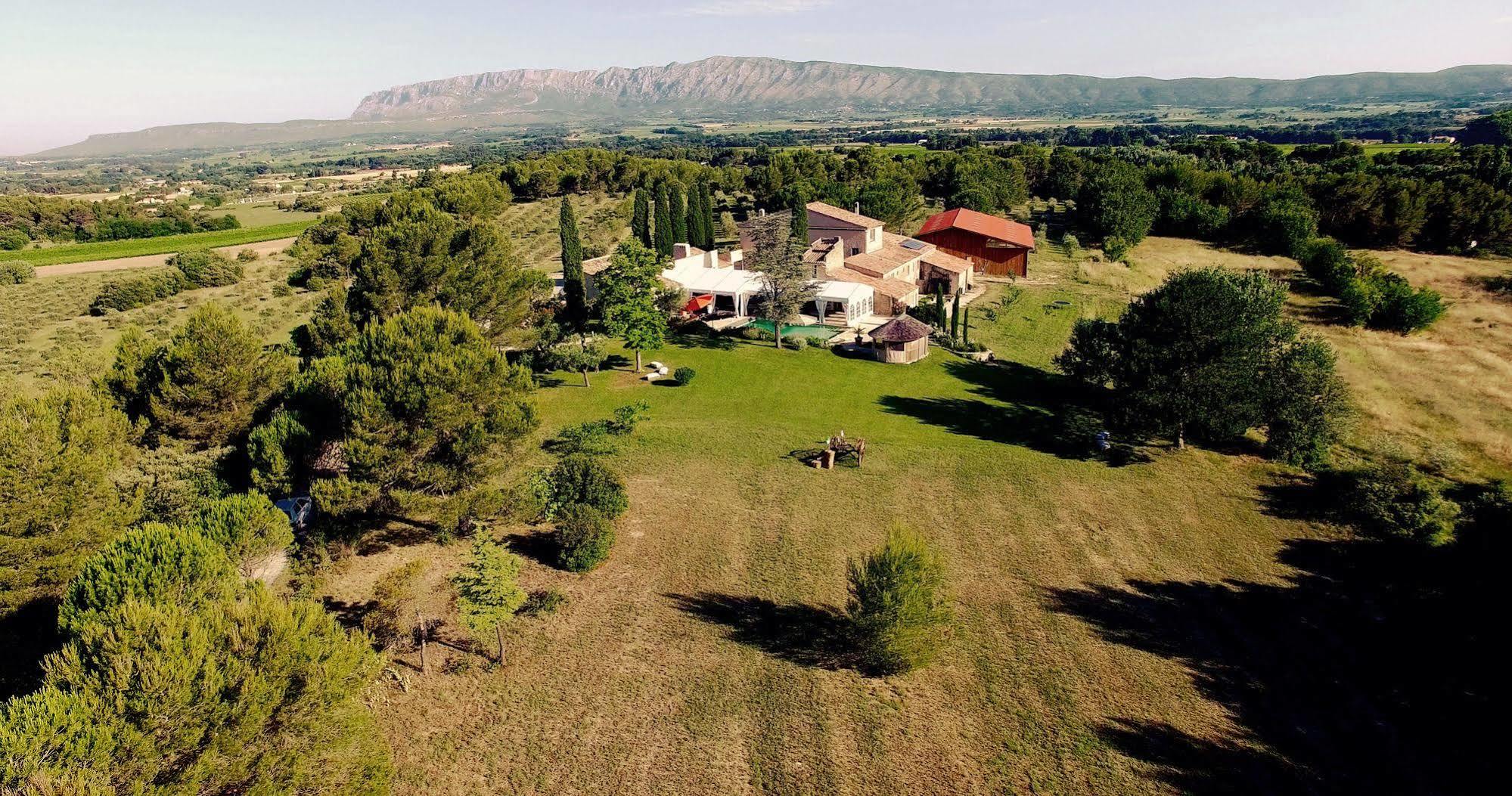 Domaine De La Pomme Hotel Trets Buitenkant foto